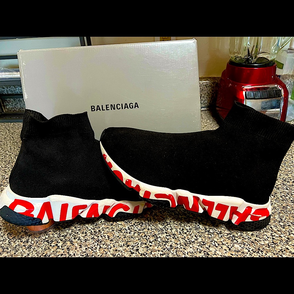 (Used )Balenciaga Men’s Graffiti Sneakers Retail $895